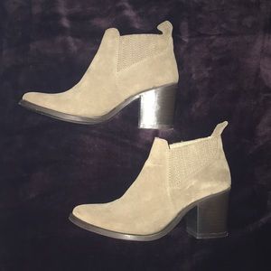 Size 6.5 Steve Madden Booties!